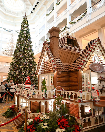 Gingerbread house with Christmas tree